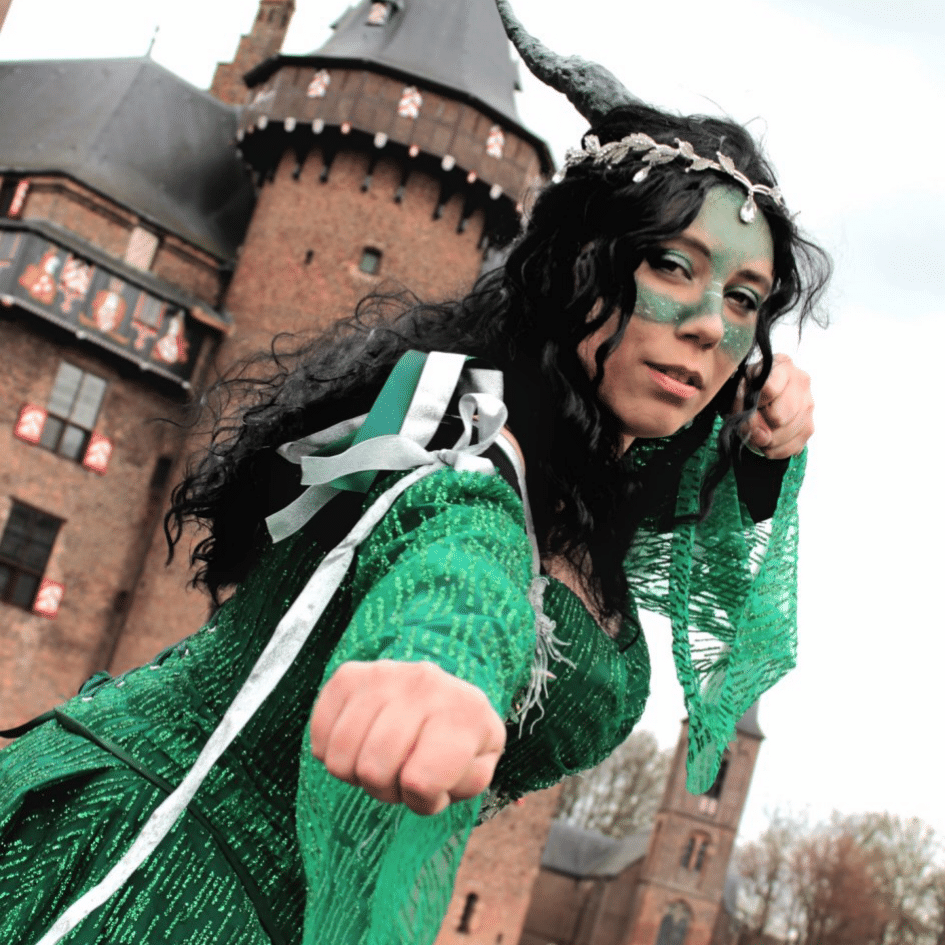 COSPLAY : LADY DRAGONWINGS