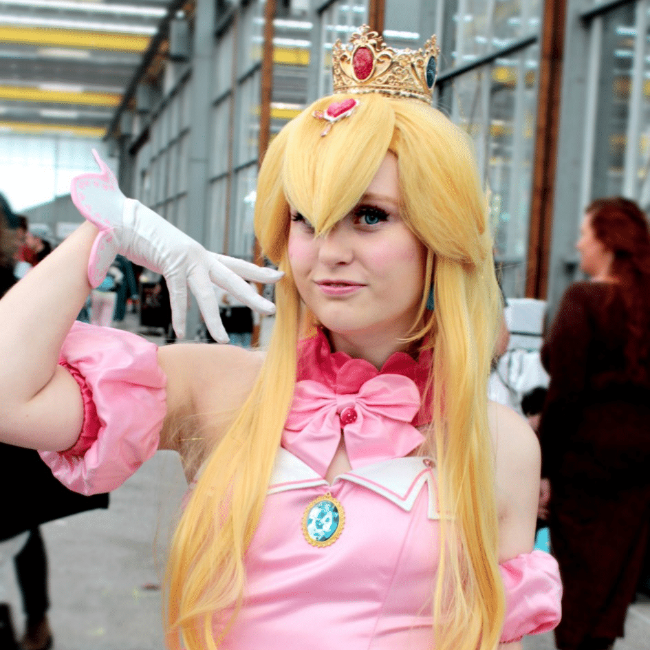 COSPLAY : PRINCESS PEACH