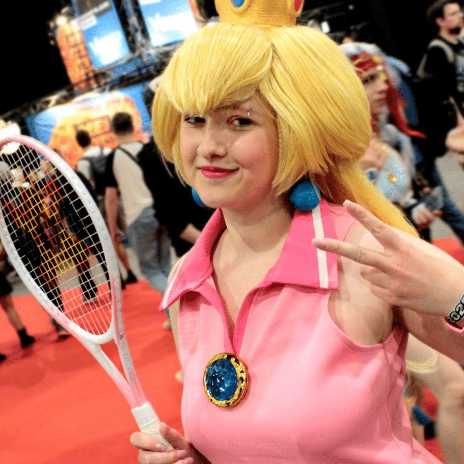 COSPLAY : PRINCESS PEACH